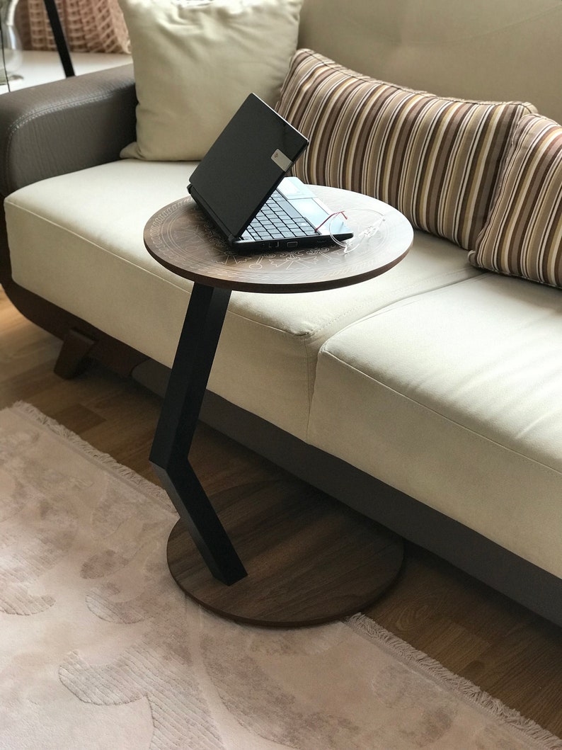 C-förmiger Beistelltisch, Sofatisch mit Mandala-Design, Couchtisch für Wohnzimmer, runder Holztisch MDF, Laptopständer, Muttertagsgeschenk Bild 7