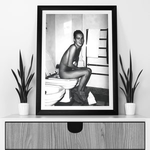 Kate Moss in Toilet Print, Black and White, Bathroom Wall Art, Vintage Photography, Feminist Poster, Girls Bathroom Decor, Digital Download