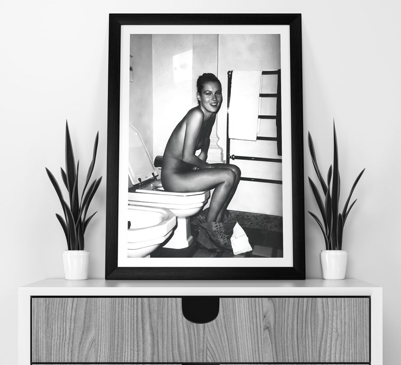 Kate Moss in Toilet Print, Black and White, Bathroom Wall Art, Vintage Photography, Feminist Poster, Girls Bathroom Decor, Digital Download