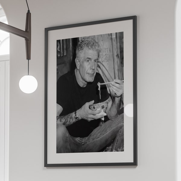 Anthony Bourdain Eating Spaghetti Print, Black and White, Vintage Photo, Kitchen Wall Art, Pasta Poster, Dining Room Decor, Digital Download