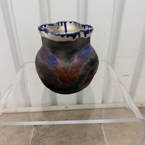 Jarrón de cerámica Raku Studio vintage firmado