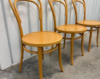 Vintage Mid Century Set of 3 Thonet Style Dining Chairs, Bentwood Bistro Chairs. Radomsko Chairs.