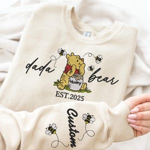 Custom Dada Bear Embroidery Sweatshirt, Papa Est with Kid Name on Sleeve Sweatshirt, Gift Father's Day Sweatshirt, New Dad Tee ESD206.H.C.DT