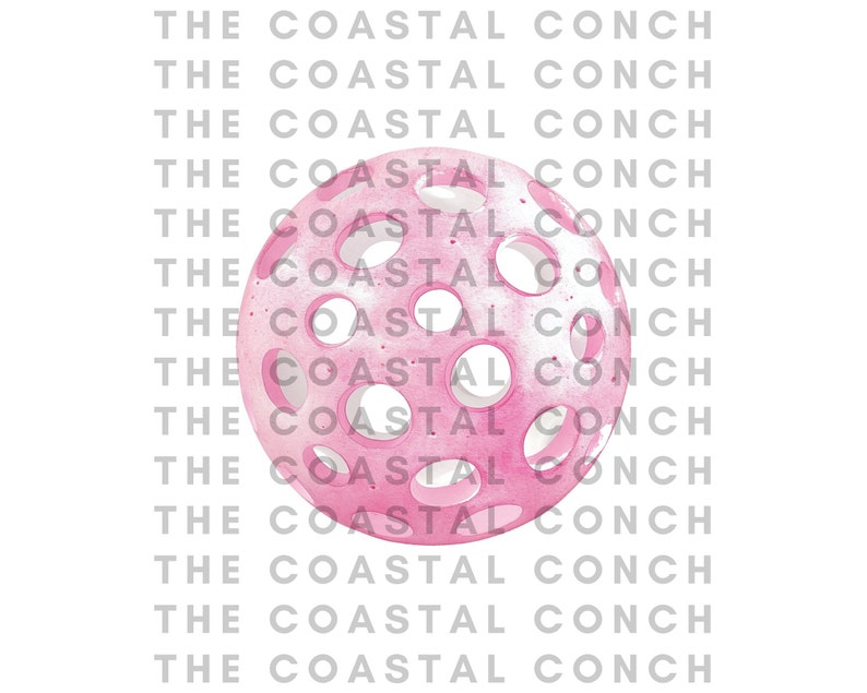 Puede incluir: Un adorno de color rosa, hueco, con forma de esfera, con una superficie texturizada y m&uacute;ltiples aberturas circulares. El adorno est&aacute; rodeado por el texto "THE COASTAL CONCH" repetido varias veces.