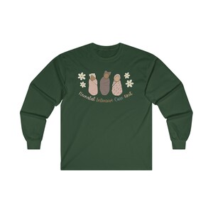 T-shirt a maniche lunghe da infermiera della terapia intensiva neonatale immagine 3