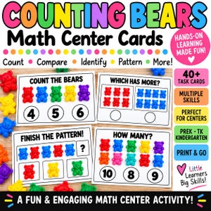 Puede incluir: Juego de tarjetas de actividades matemáticas Counting Bears con cuatro tarjetas rectangulares blancas que muestran ilustraciones de osos coloridos y ejercicios matemáticos. Incluyen textos como Count the Bears y How Many.