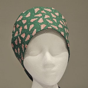Kerstboom Snack Cakes Scrub Caps