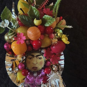 Frida ornament 1
