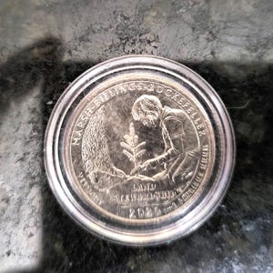 Moneta ćwierćdolarowa Mennicy Filadelfijskiej z 2020 r.: Błąd Marsha Billingsa Rockefellera