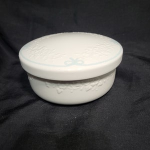 Translated: Japanese & Korean Noodle Pottery Makiyama (Noodle Bowl with Lid)