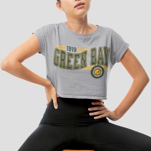 Green Bay Football Retro Cropped Shirt, Vintage Green Bay Packer Crop Top, Throwback Packer Boxy Fit Tee, Women&#39;s Packer Crop Crewneck Shirt