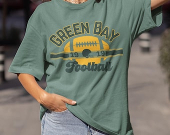 Green Bay Football Vintage T-Shirt, Green Bay Packer Throwback Tee, Unisex Retro Packer Crewneck Shirt, Green Bay Fan Gift, Game Day Shirt