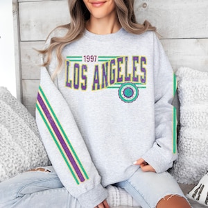 Los Angeles Women&#39;s Basketball Crewneck Sweatshirt, Spark Basketball Team Shirt, Unisex Retro Stripe Sleeve Printing, Vintage Basketball
