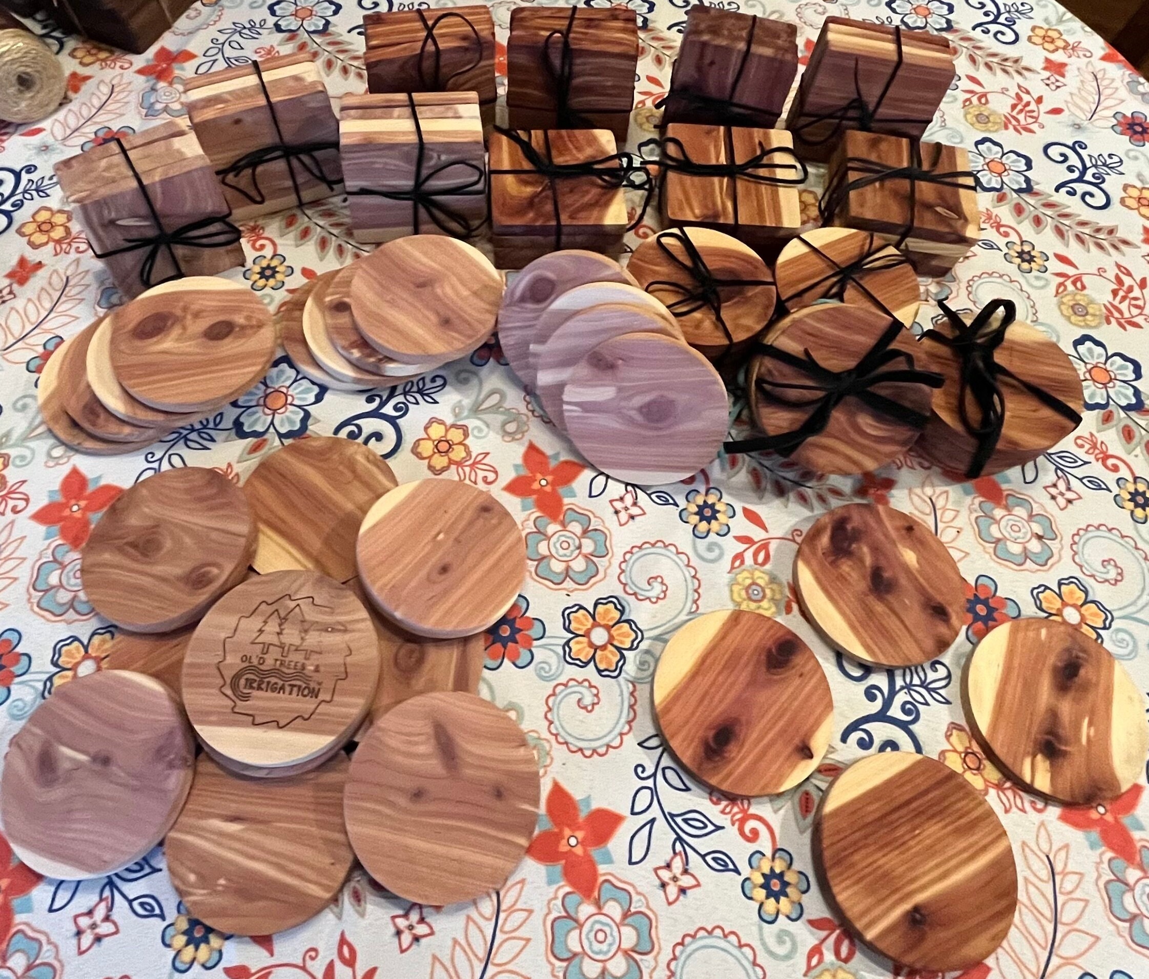 Wooden Drink Coasters,4 Cup Coasters for Drinks Absorbent Cork Coasters Set,Large Natural Wood Stackable Reusable Coasters for Home Office Coffee Bar