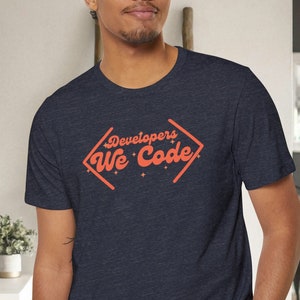 Camiseta orgánica &quot;Desarrolladores We Code&quot;: un regalo para programadores geek