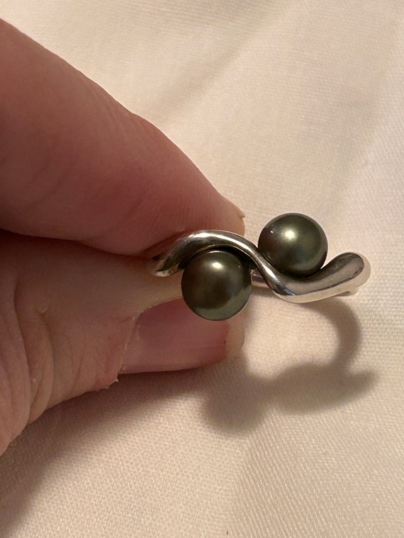 Amazing double-green pearl sterling silver ring