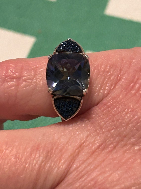 Sterling silver ring with deep blue tanzanite (?) 