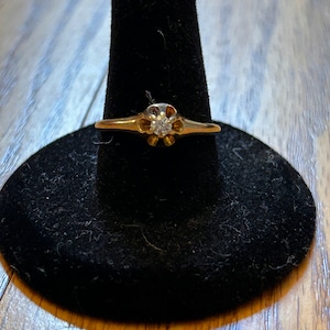 STUNNING estate-sale vintage engagement ring