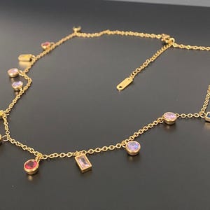 Piedras preciosas doradas - collar de oro