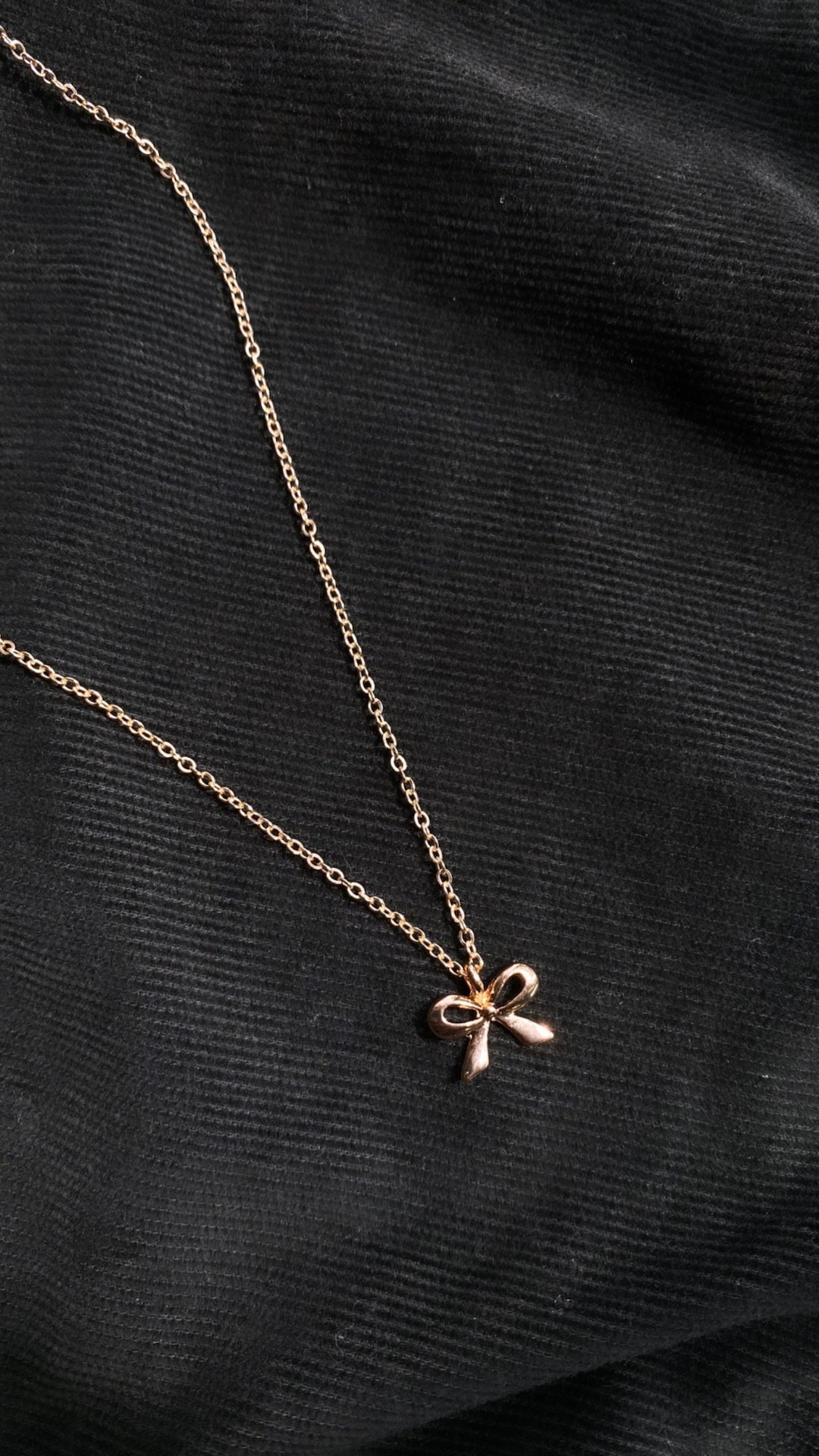 Bow Necklace