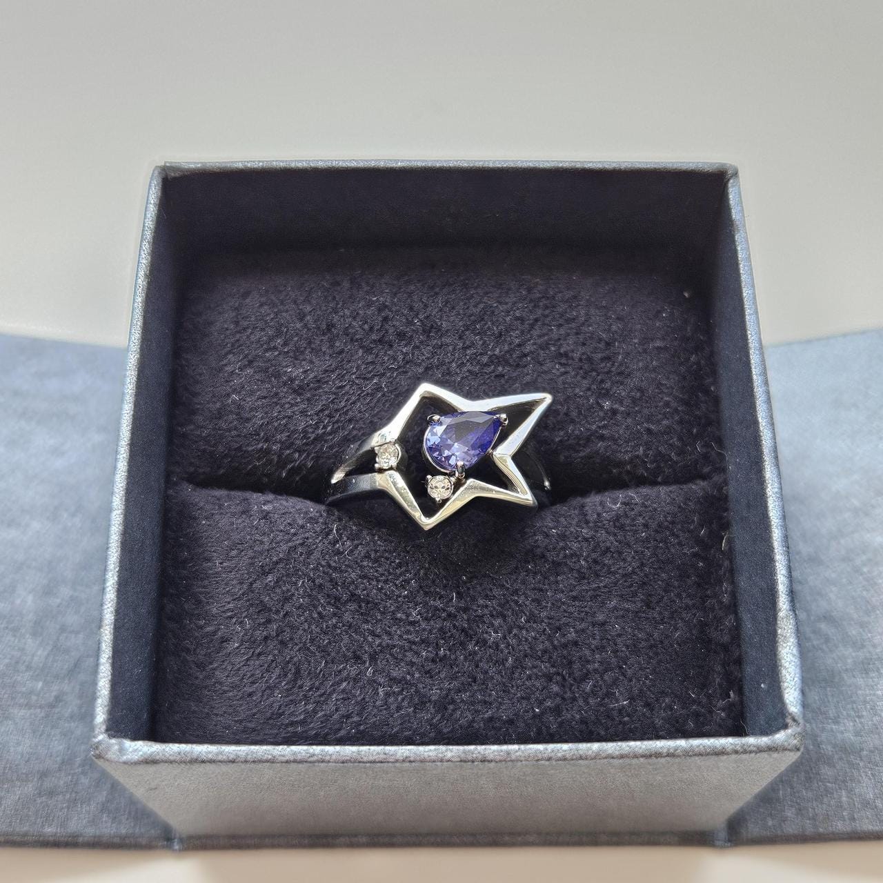 Mugler ミュグレー V RING リング 指輪 Thierry Mugler Ring - Etsy