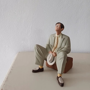 84年製　イタリア　L'Aquilone ラクイローネ　スーツ姿の男性陶器像 Statue l'aquilone - Etsy 日本