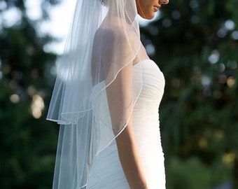 Two Tier Off-White Bridal Veil Cut Edge Veil Simple Wedding Veil for Bride Light Ivory Bridal Veil Knee Length Veil New Trend Wedding Veil