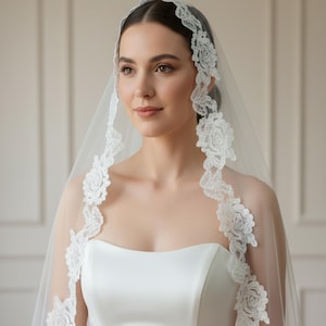 Mantilla Lace Wedding Veil,Lace Edge Bridal Veil,Chantilly Lace Cathedral Bridal Veil