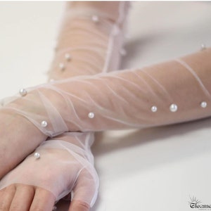 Elegant Polka Dot Tulle Sheer Long Sleeves Fingerless Gloves
