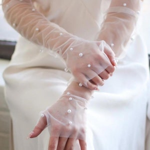 Guante largo de tul perla, puño de brazo sin dedos para novia, guantes transparentes para evento formal, fiesta, guantes de cosplay, guantes blancos, tul perla sin dedos imagen 3