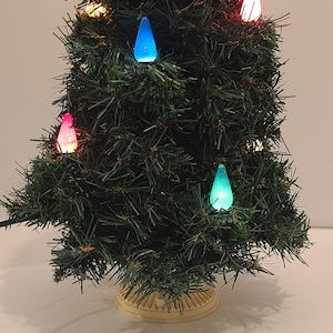 T119 NOMA BUBBLE LIGHT Tree Green C-6