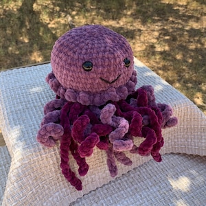 Crochet Chunky Jellyfish | Amigurumi Plushie | Multicolor Options