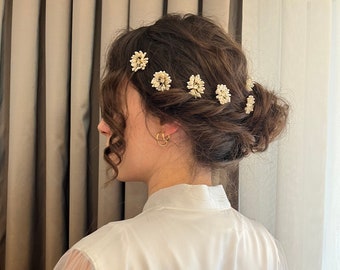 White Flower Wedding Hair Accessories - Beautifully Designed Bridal Hair Piece with Beads,  Blooms Flower Hairpins Beads Piece Babys Breath