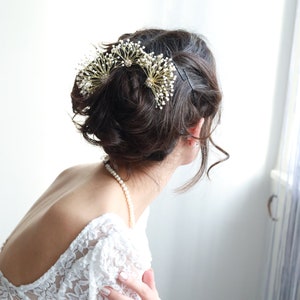 Bridal floral hair pins, simple hair piece for bride, flower bridal accessories, delicate wedding hair accessories with pearls, Japanese