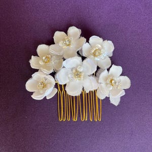 Boho Bridal Ivory Flower Hair Piece - Wedding Romantic Bride Flower Hair Comb - White Floral Bridal Hair Comb -  3D Bridal Hair Accessories