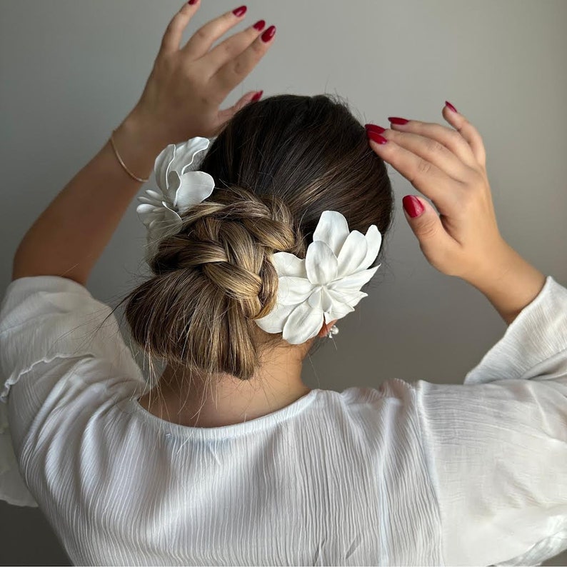 Elegant 3D White Floral Bridal Hair Accessories Handcrafted Clay Flowers for a Stunning Wedding Look image 7