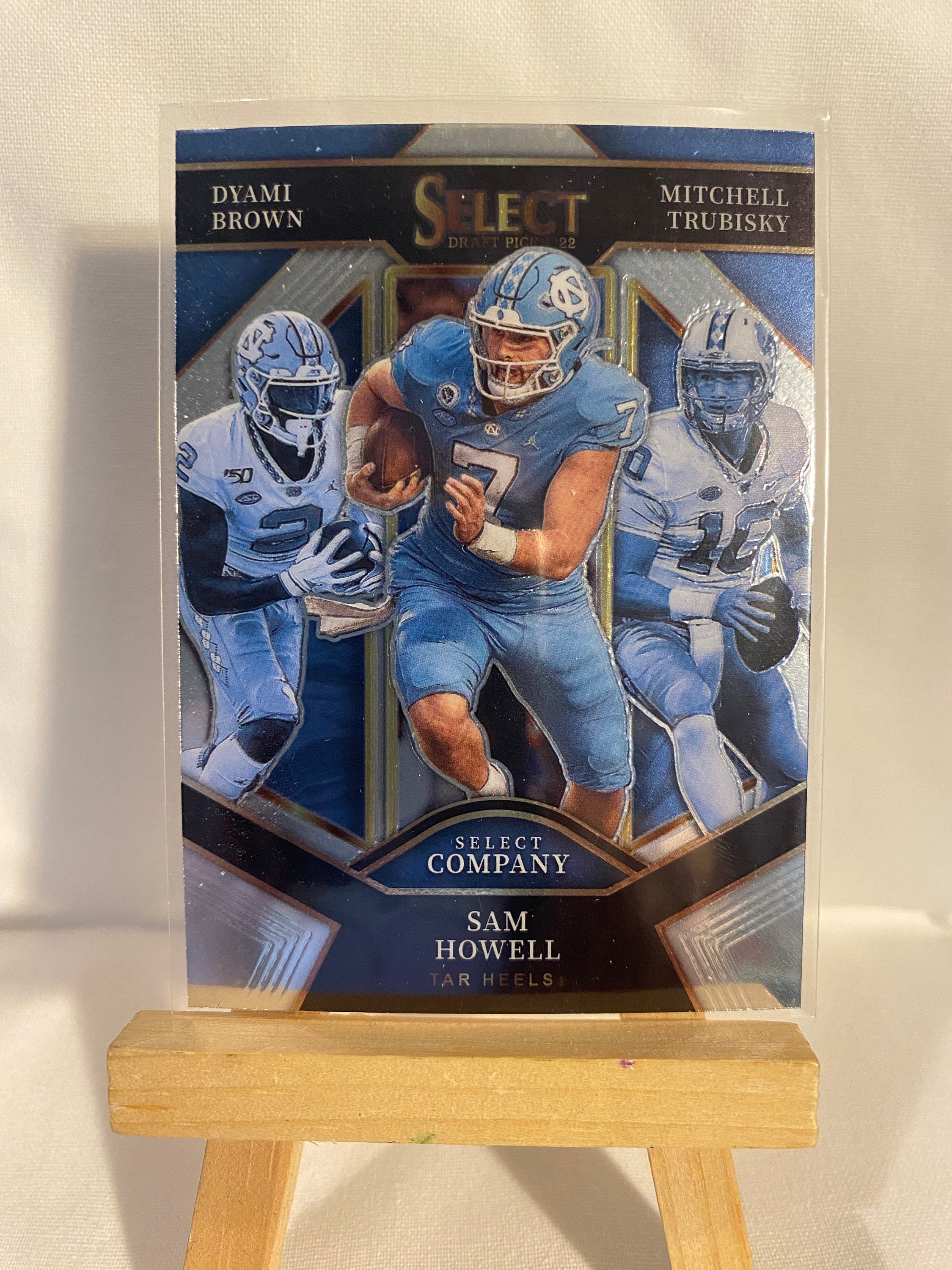 Buy the Mens White Chicago Bears Mitchell Trubisky #10 Football
