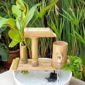 手作りの竹製噴水 - オリジナルギフトアイデア - 日本のオフィス装飾 - 小さな自然の滝 - 静音ポンプ