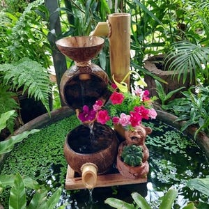 手作りの竹製噴水 - 日本の篭手禅スタイル、屋内・屋外兼用 - 瞑想のためのリラックスできる自然装飾