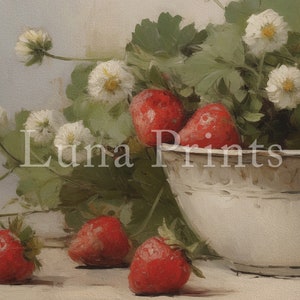 Pu&ograve; includere: Una ciotola di ceramica bianca piena di fragole rosse, con alcune fragole che cadono su una superficie bianca. La ciotola &egrave; circondata da foglie verdi e fiori bianchi.