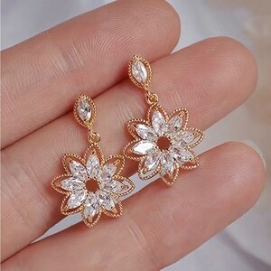 18kt Gold plated Zircon Flower  Earrings ~ Flower Earrings ~ in gift box