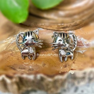 Cat earrings ~ Kitten Earrings ~ Cute earrings ~ Cat lover earrings~ small cat earrings ~ Cat stud earrings ~with gift box