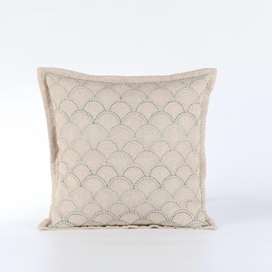 Handgefertigtes Sashiko Besticktes Dekokissen - Neutrales Leinenkissen mit japanischem Needle Art Design, 45 cm x 45 cm – Minimalistisches & Zen Wohndekor