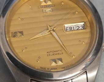 Restaurierte JDM Seiko 5 Automatik, Guilloche Ziffernblatt, Day/Date, überholt, neues Glas