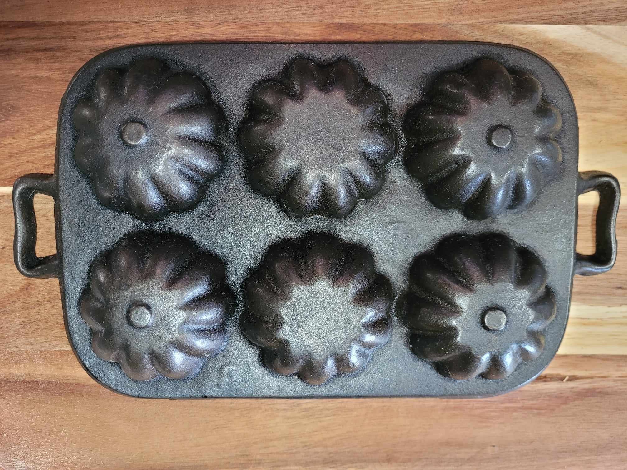 Vintage 1984 John Wright Gingerbread Man Baking Pan Cast Iron Mold Iron  Clad Non Stick Coating Gingerbread Thick Cookie Sheet Cookie Mold 