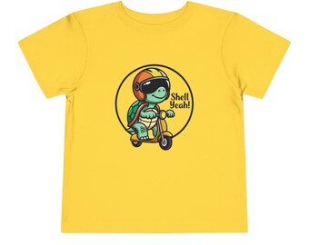 Schildkröte auf Roller Kleinkind Tee | "ShellYea""