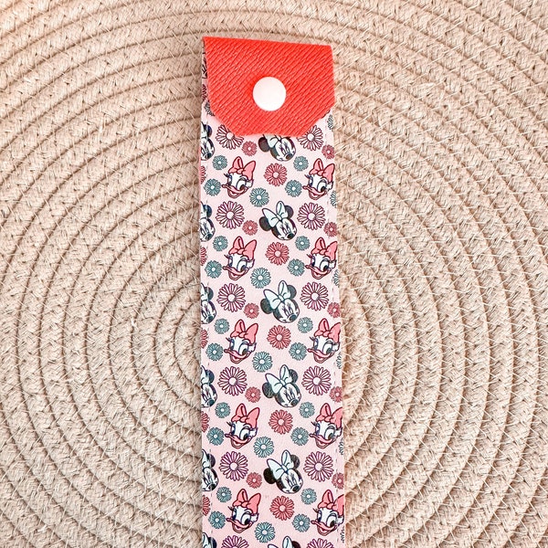 Minnie Daisy Floral Reusable Straw Holder | Park Accessories | Reusable Straw | Travel| Disney Vacation| Packing Organization| Straws