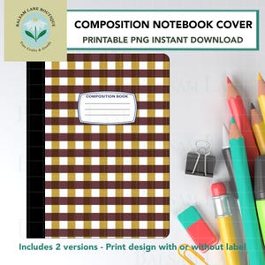 Peut inclure: Une couverture de cahier de composition avec un motif à carreaux marron, or et blanc. Le cahier a une tranche noire et une étiquette blanche qui indique "COMPOSITION BOOK". L'image comprend également des crayons, un trombone et une gomme.