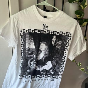 Joanna Newsom YS T-shirt - Sitodruk - Bawełna barwiona metodą tie-dye - Koszulka dla fanów JoNew - Ręcznie robiona - Letni tie-dye - Milk Eyed Mender - Folk zdjęcie 8