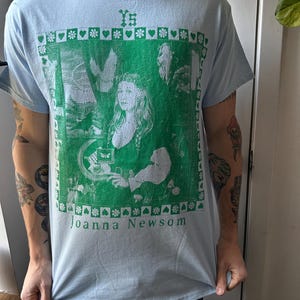 Joanna Newsom YS T-shirt - Sitodruk - Bawełna barwiona metodą tie-dye - Koszulka dla fanów JoNew - Ręcznie robiona - Letni tie-dye - Milk Eyed Mender - Folk zdjęcie 10